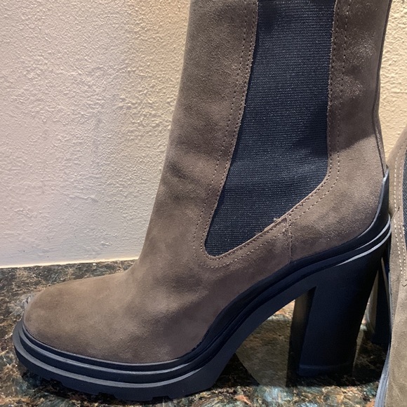 Marc Fisher Ramiro Heeled Chelsea Bootie Olive green NEW 7.5 - Picture 4 of 7